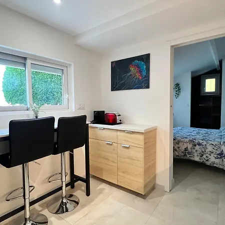 9 Ecluses Canal Du Midi-maison T3 Belle Vue Avec Piscine بيت للعطل *